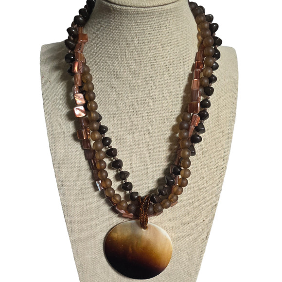 Boutique Jewelry - Boutique New triple strand ombre bead necklace with large shell pendant